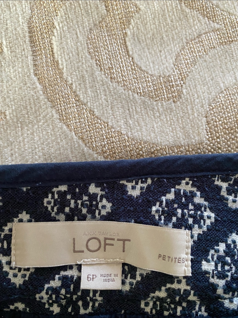 Ann Taylor LOFT Petites 6P Navy White Geometric Skirt 21” - Picture 6 of 9